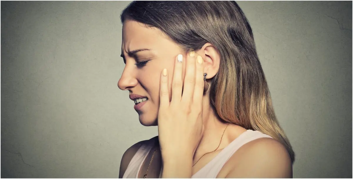 5 علامات تظهرُ بالأذنين تؤشّر إلى إصابتك بمشكلات صحية!