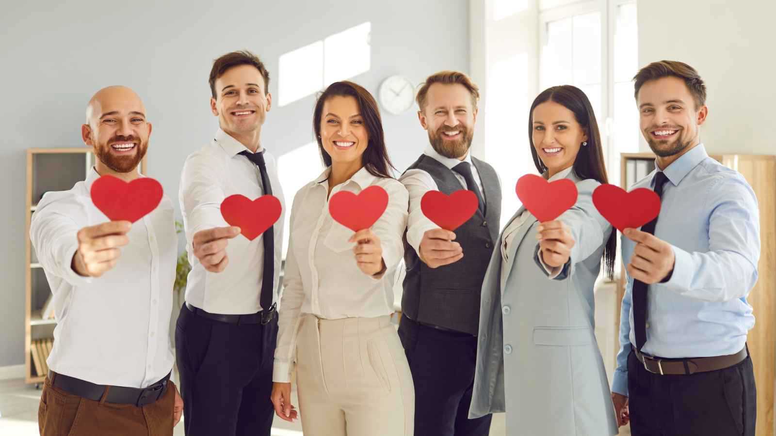 ماذا أفعل لزملاء العمل في عيد الحب؟