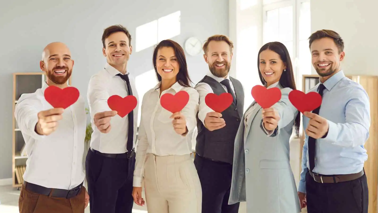 ماذا أفعل لزملاء العمل في عيد الحب؟