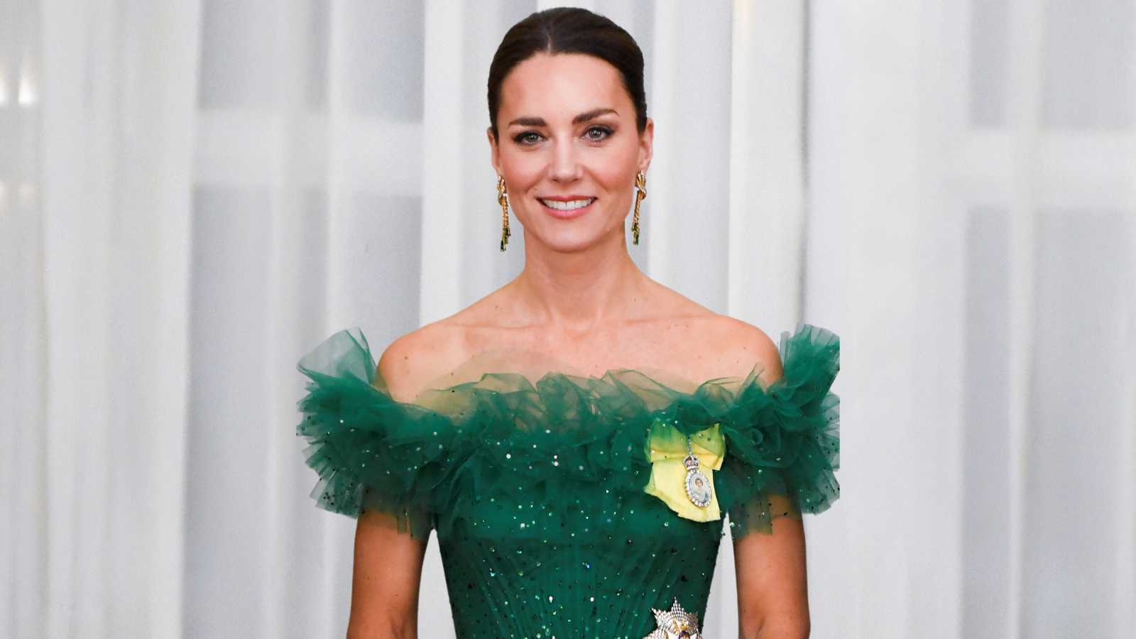 Victoria's Secret Fashion Show: Models Without Wings | TikTok, image size:1600x900