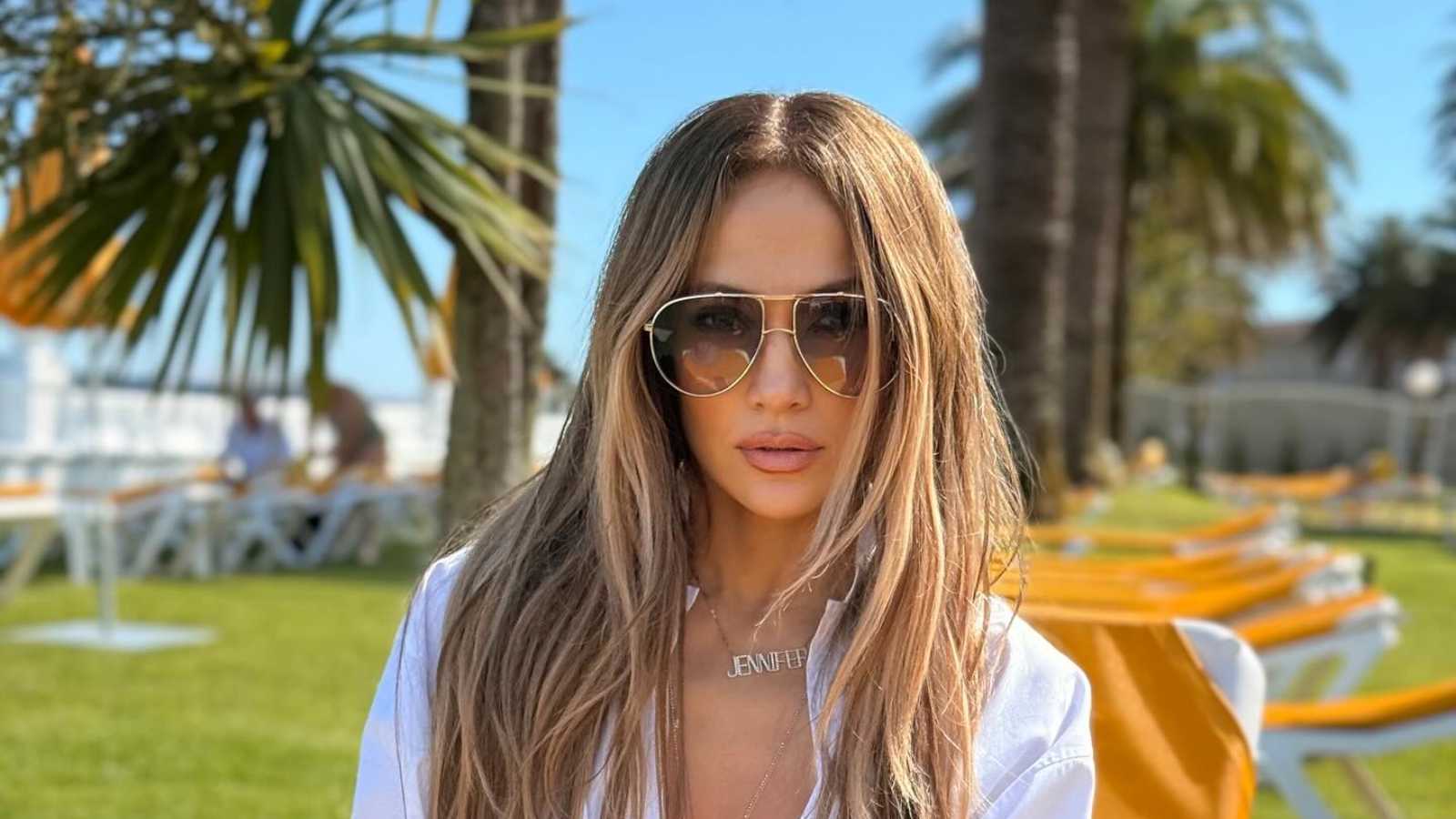 تحدثت النجمة العالمية جينيفر لوبيز بصراحة عن تجربتها مع طلاقها من الممثل والمخرج بن أفليك، خلال مقابلة مع برنامج Sunday Morning على قناة CBS، وجاءت تصريحاتها بالتزامن مع فيلمها الجديد Kiss of the Spider Woman، الذي شارك أفليك في إنتاجه عبر شركته مع مات ديمون 