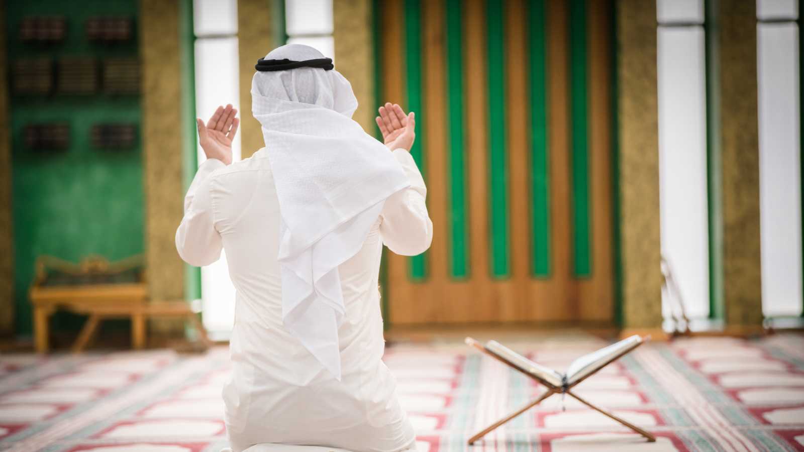متى ليلة القدر 2026؟ الموعد والعلامات الصحيحة وأفضل الأدعية