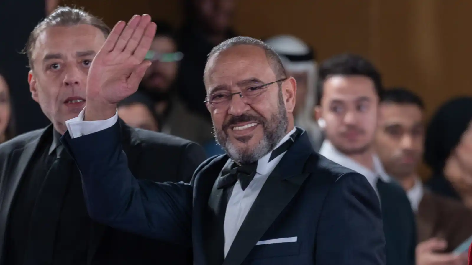 بطولة أشرف عبدالباقي وليلى زاهر.. الصور الأولى لـ"ولد وبنت وشايب"