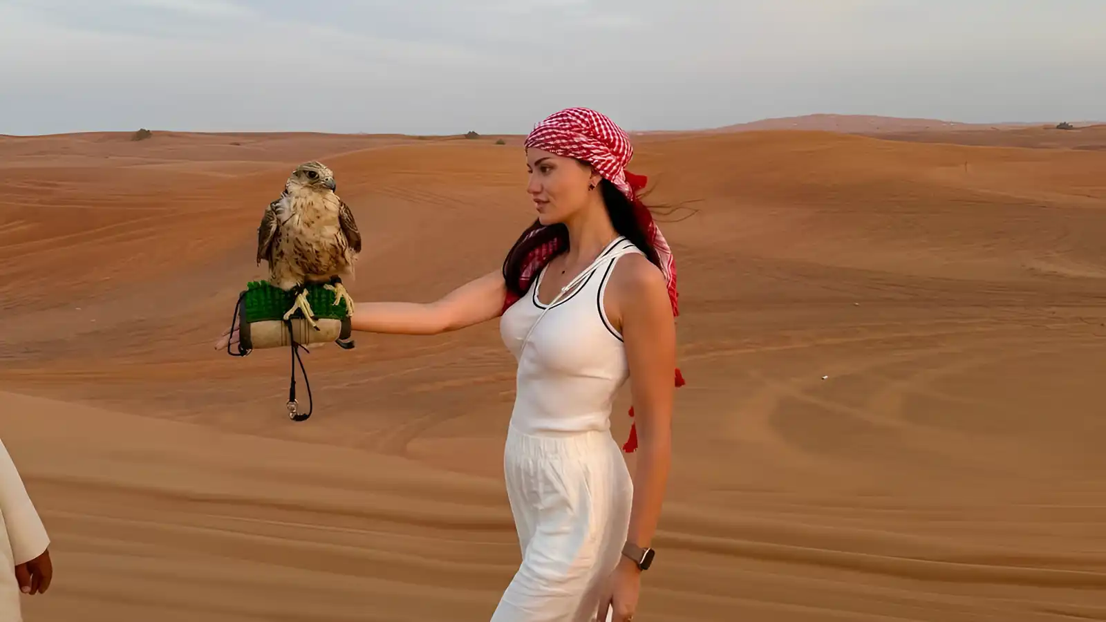 فهرية أفجان تستمتع برحلة سفاري عائلية في دبي