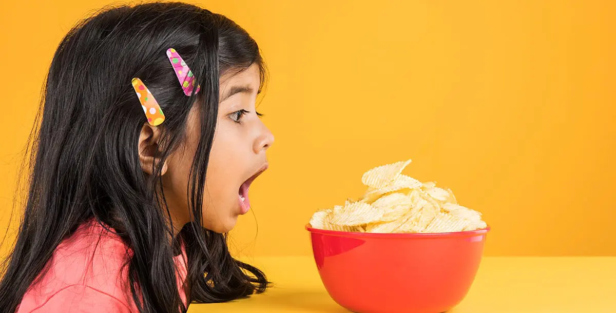 تعرّفي على تأثير تناول الملح بكثرة على صحة طفلكِ