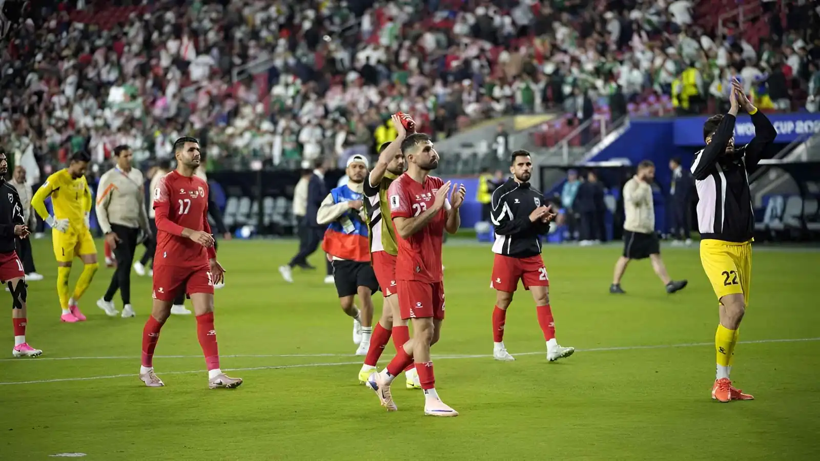 كيف ترك المنتخب الأردني غرفة الملابس بعد خسارته من الجزائر؟
