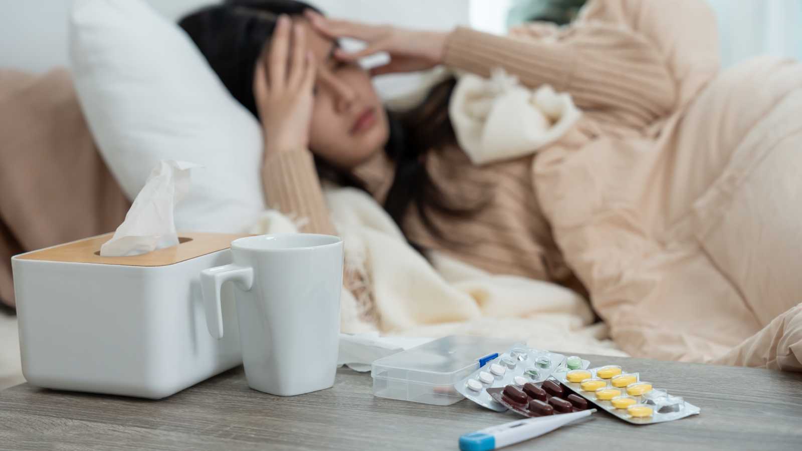 ما الفرق بين إنفلونزا H3N2 ونزلات البرد أول 48 ساعة؟