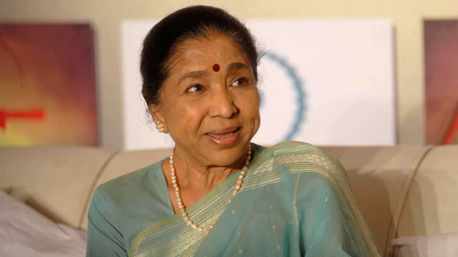 بوليوود تودع آشا بوسلي بكلمات مؤثرة وصدمة كبرى 