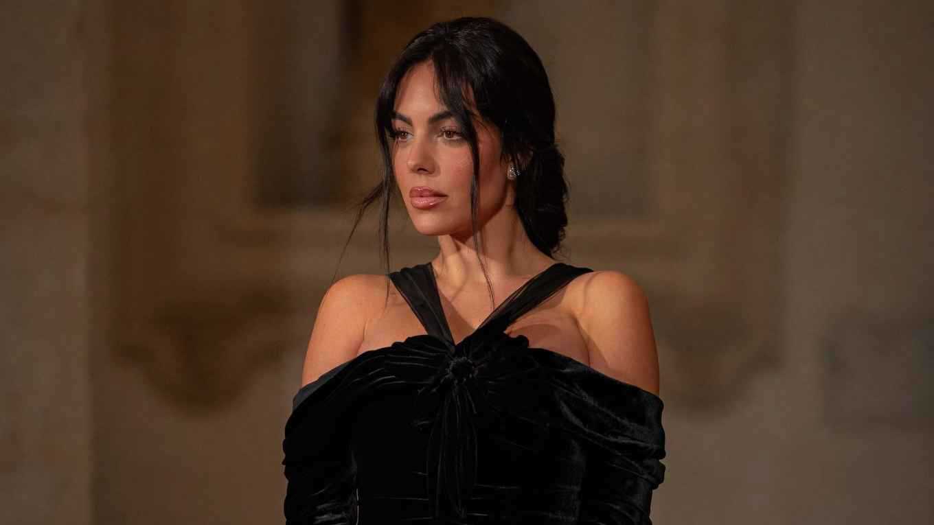 جورجينا رودريغيز تستحضر ذكرى طفلها الراحل 