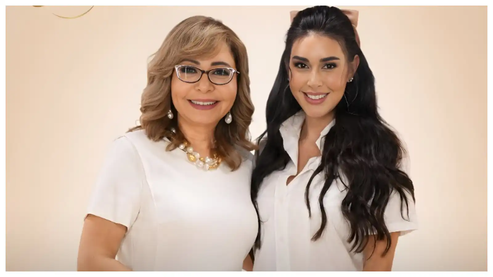 ياسمين صبري مع لميس الحديدي