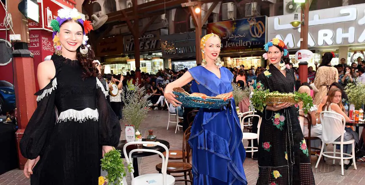 عروض الأزياء الخارجية تحتفي بألق التراث في عرض "حلوة يا بلدي" ضمن فعاليات مهرجان دبي للتسوق