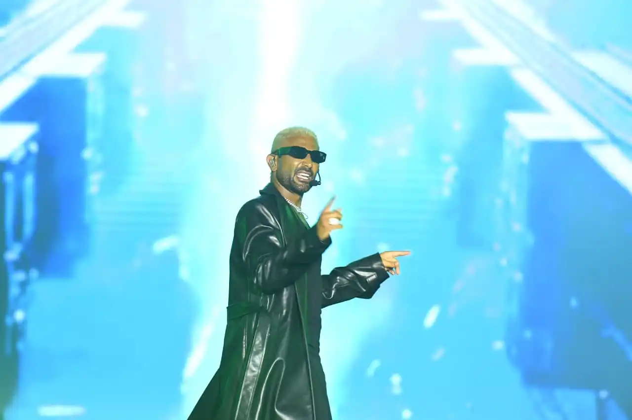 نجوم الفن والإعلام يحتفلون مع أحمد سعد في الساحل الشمالي