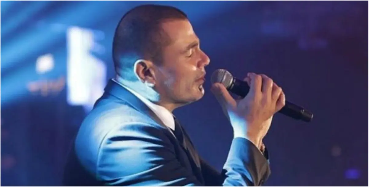 عمرو دياب يحسم جدل المقصودة بأغنية "إنتي زي ما إنتي".. من هي؟