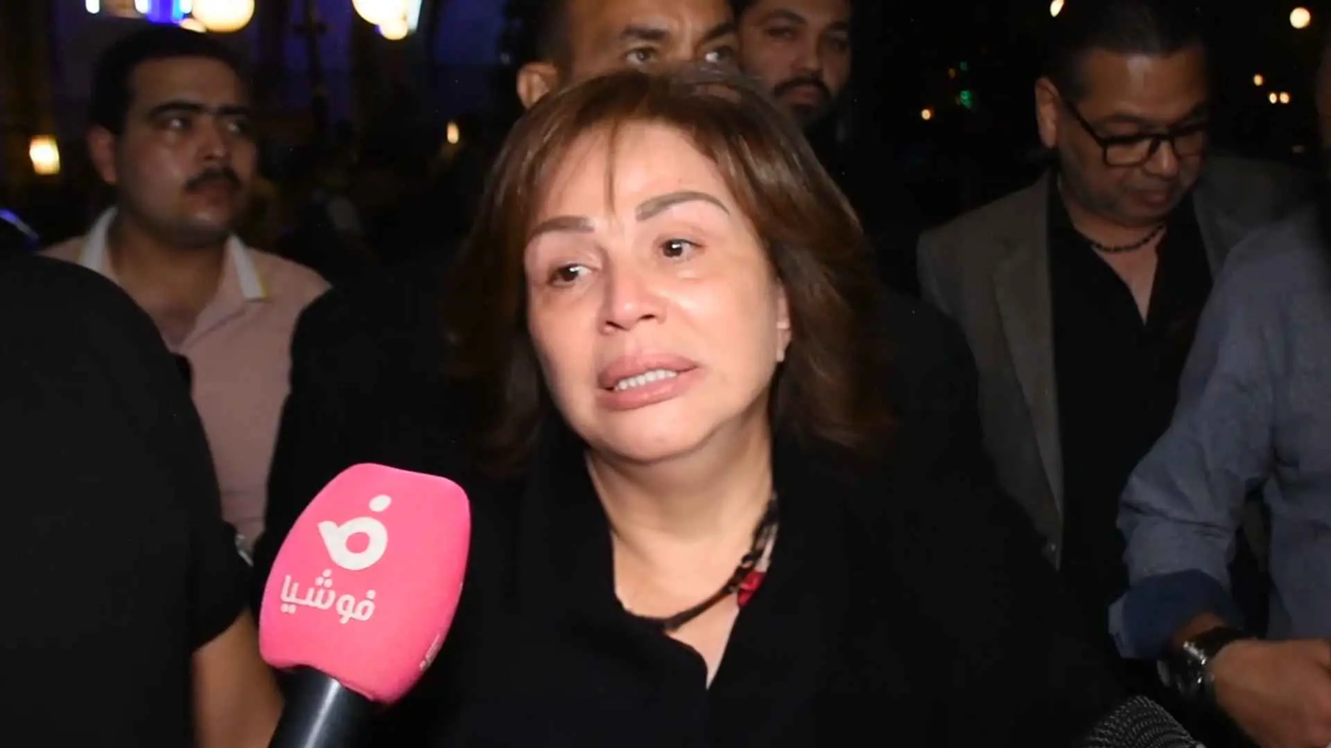 الفنانة المصرية إلهام شاهين من عزاء المنتجين الأربعة بمصر