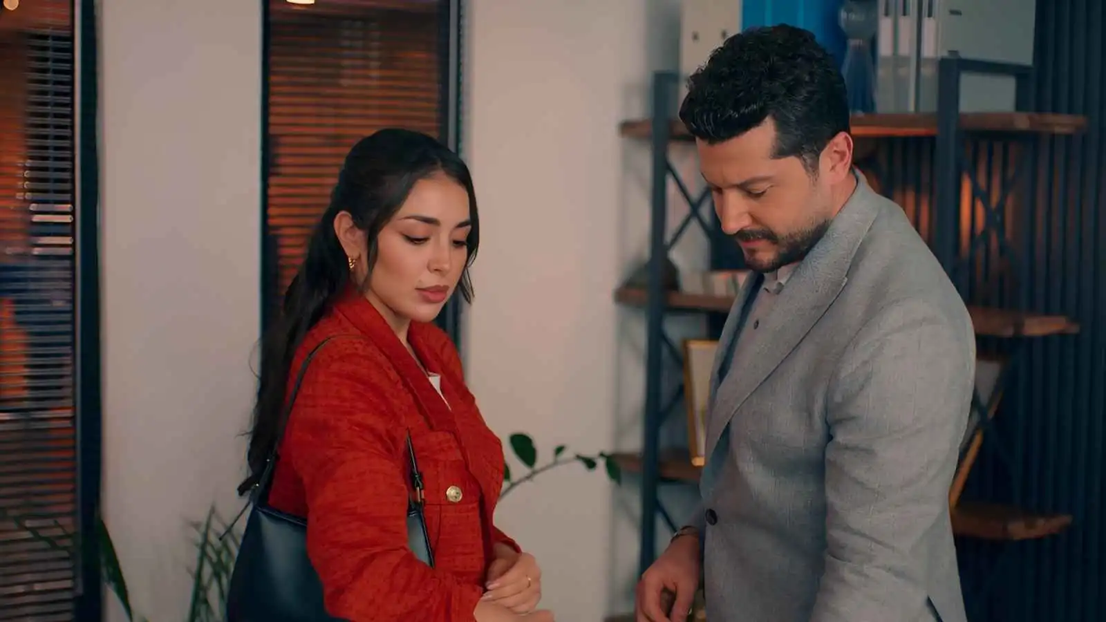 مسلسل "حب ع ورق" الحلقة 49.. لين تقلب الطاولة على أوس