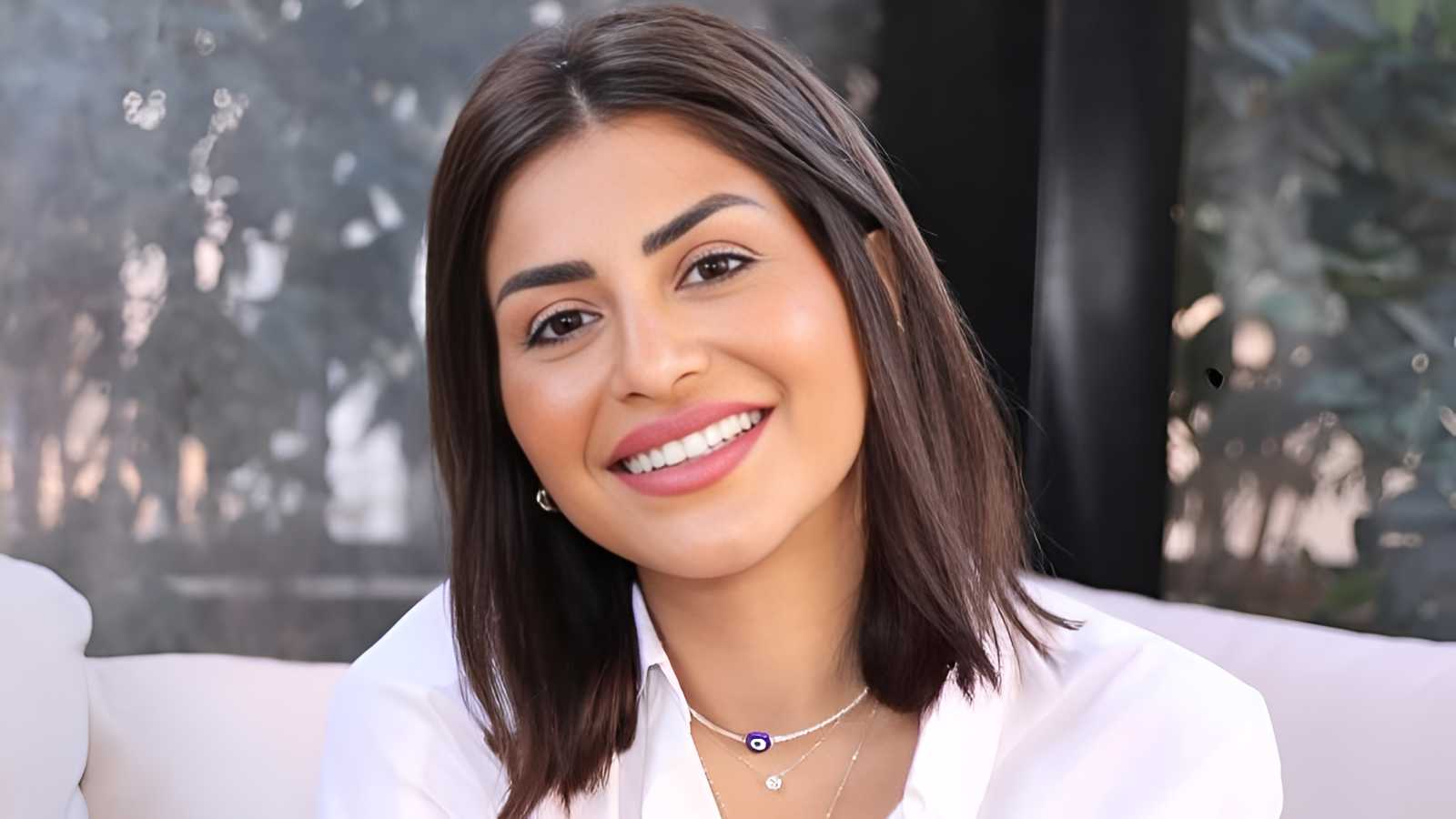 هل دخلت منة فضالي القفص الذهبي؟ (فيديو)