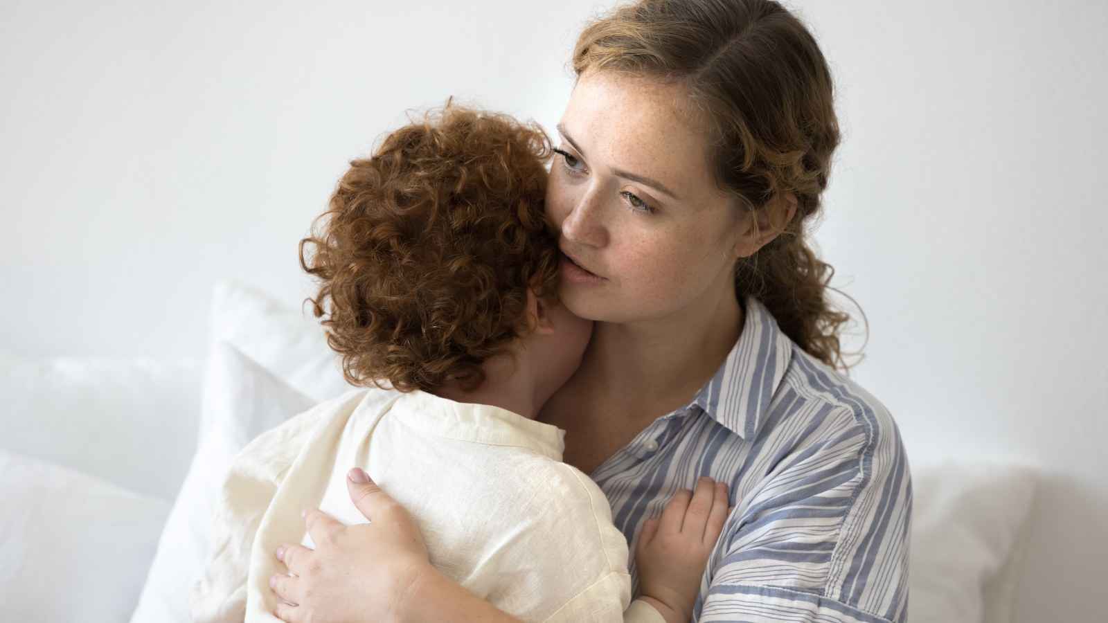أمومة