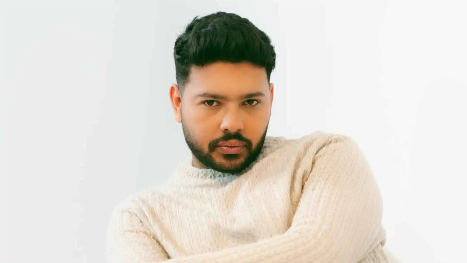 "خفي يا عين".. أحدث إصدارات محمد شاهين الغنائية