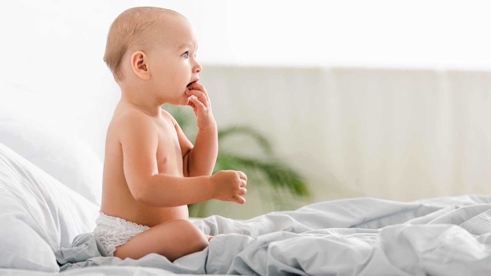 كيف أعرف أن طفلي يعاني من أعراض التسنين؟