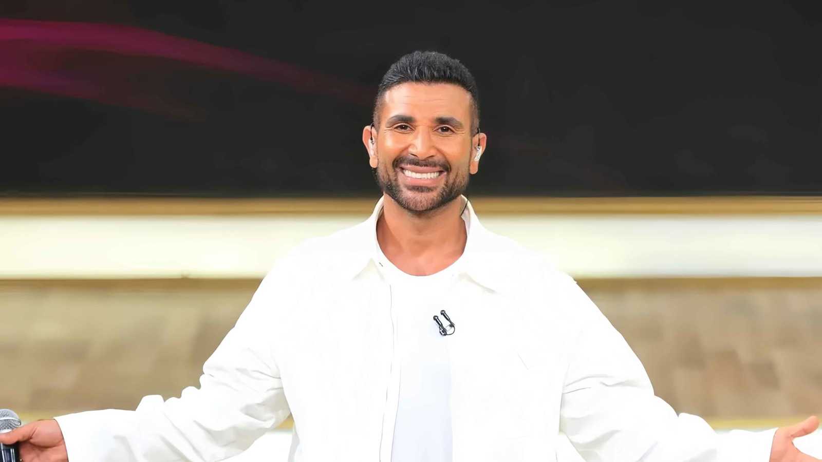 أول ظهور للفنان أحمد سعد من المستشفى بعد الحادث