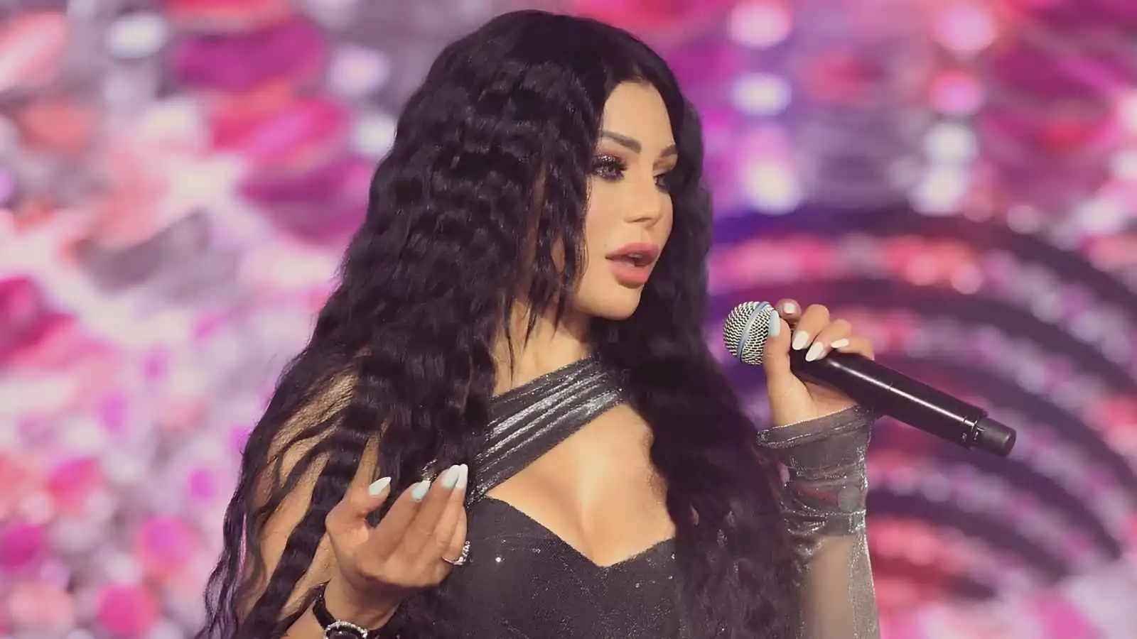 هيفاء وهبي بينهم.. مواعيد حفلات نجوم مهرجان "واو" في الرياض