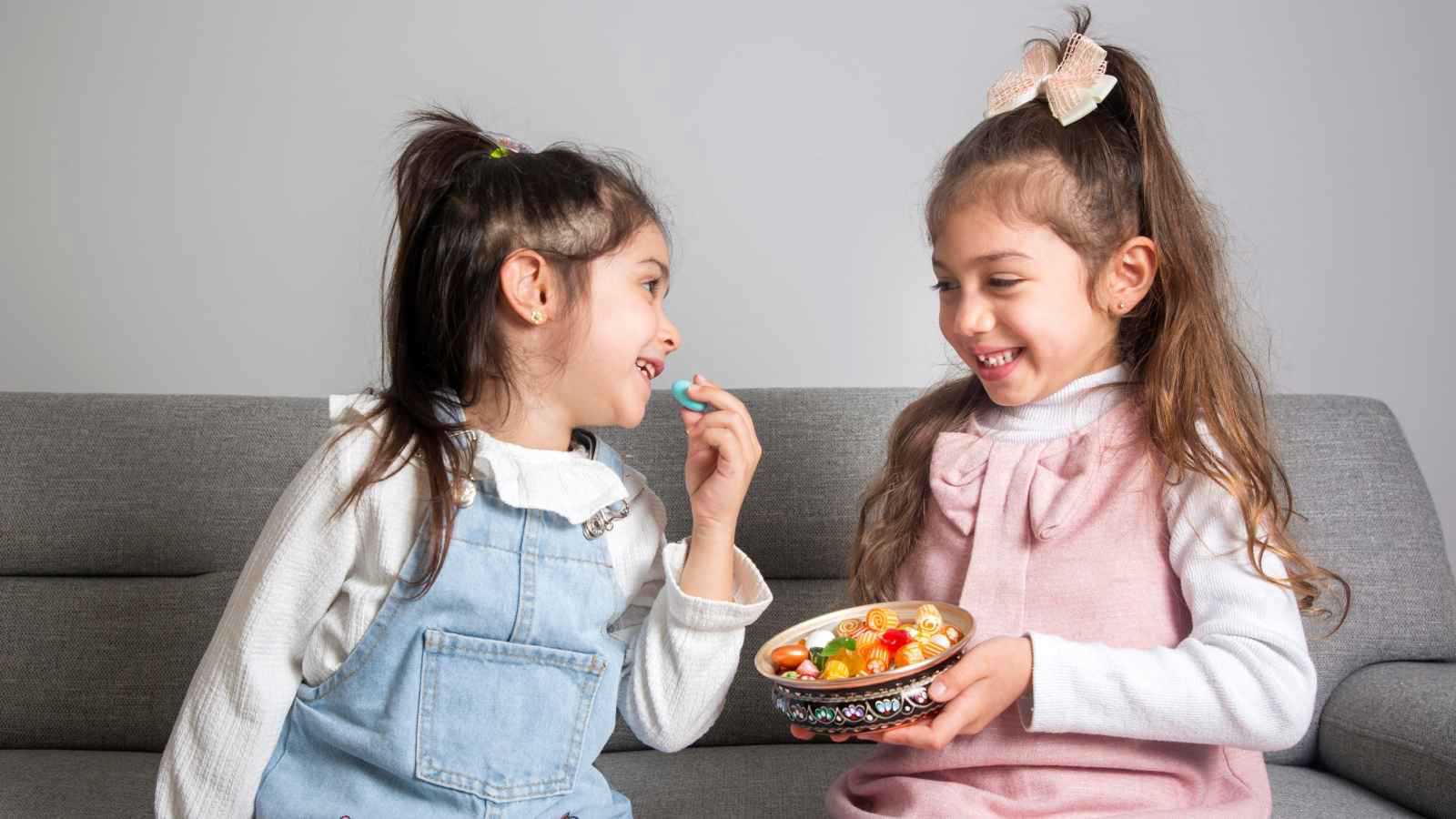 كيف نعلّم الأطفال احترام الصائمين في رمضان؟