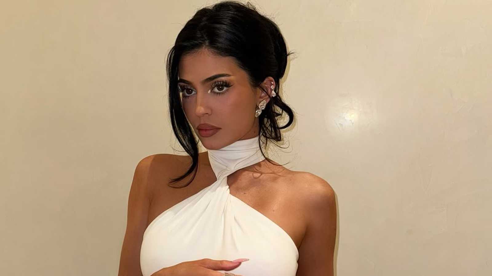 موعد رومانسي في ملعب كرة سلة يجمع كايلي جينر بتيموثي شالاميه