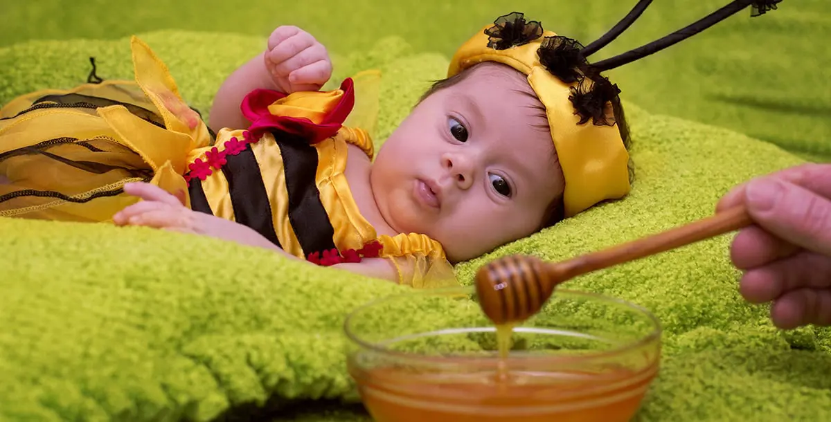 هل إعطاء العسل لطفلكِ الصغير آمن لصحته؟