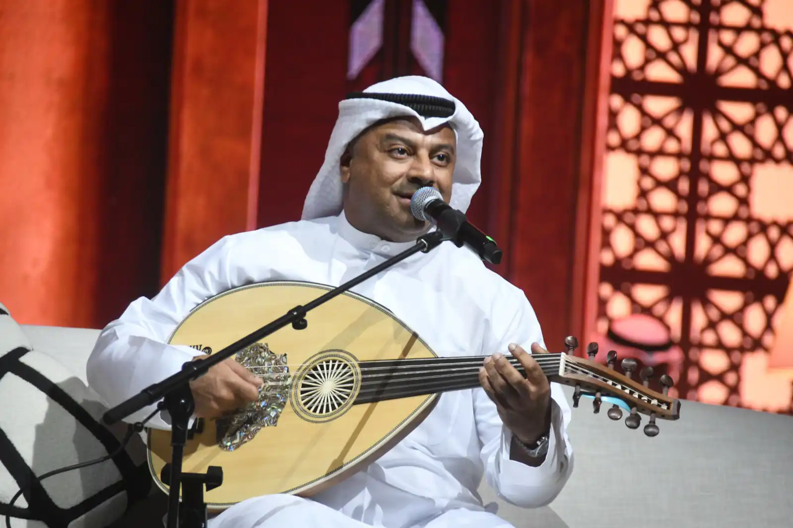  المطرب علي عبدالله