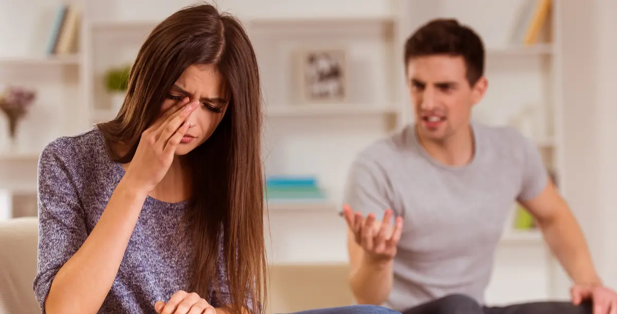 إذا كان زوجكِ ينتقدكِ بشكل دائم.. كيف تتصرفين معه؟