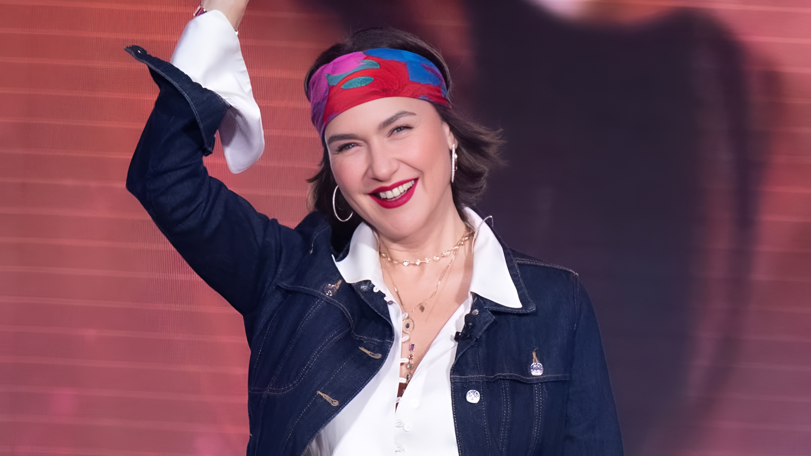 شيفال سام إلى جانب إيدا إيجه في "لدينا زفاف"
