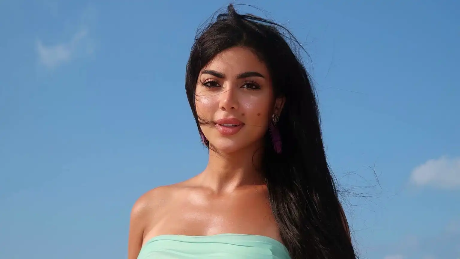 كارولين عزمي تكشف حقيقة أجرها في مسلسل "الأب الروحي"
