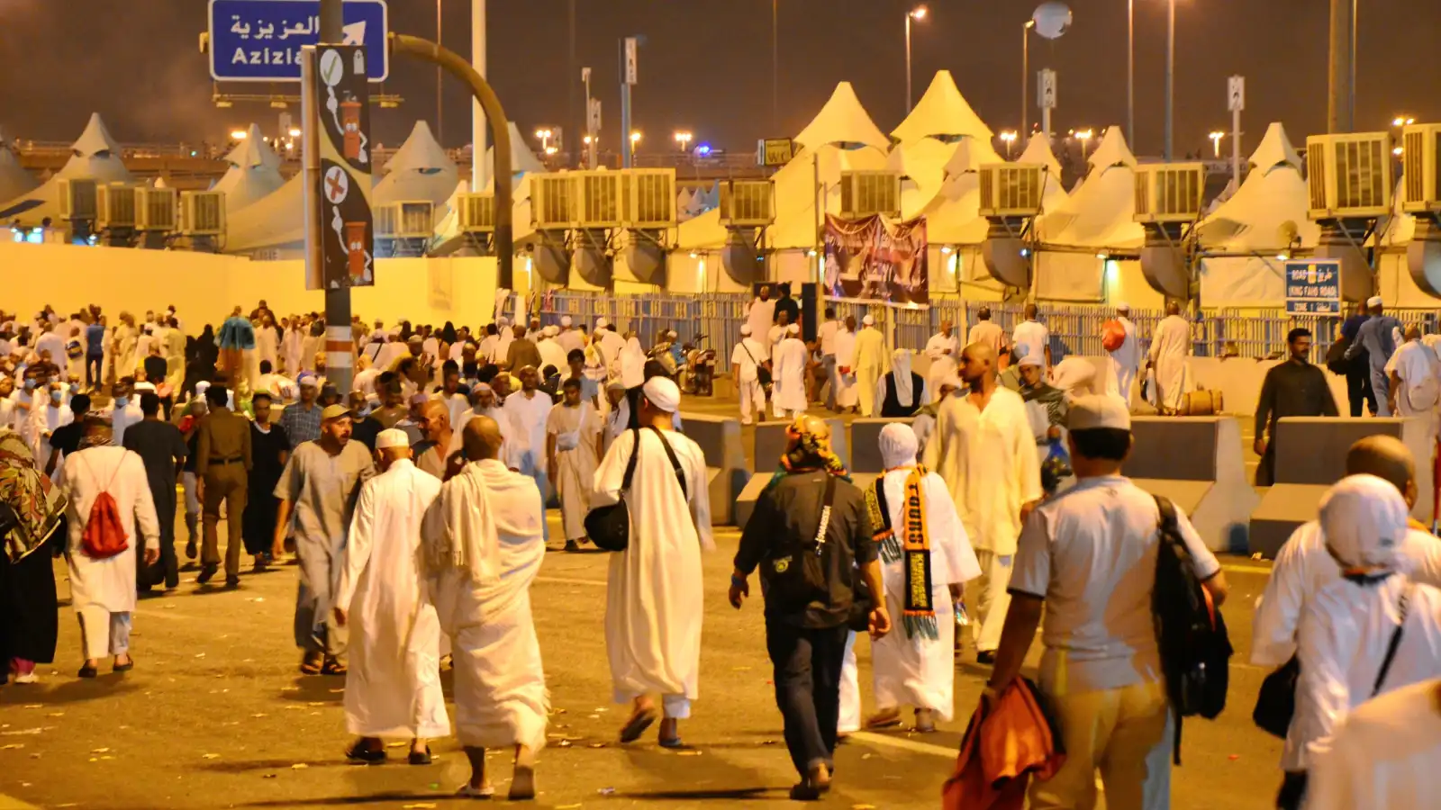 حجاج بيت الله الحرام
