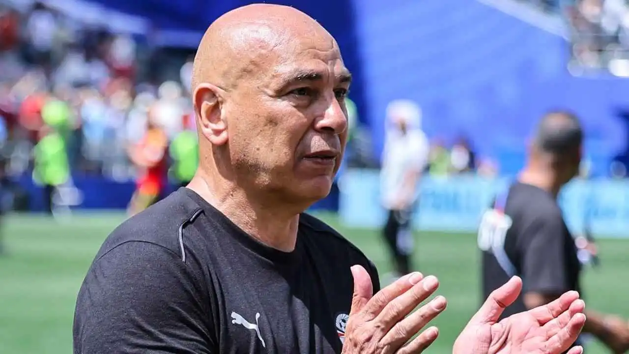 مواقف حسام حسن في مباراة مصر وبلجيكا تتصدر الترند