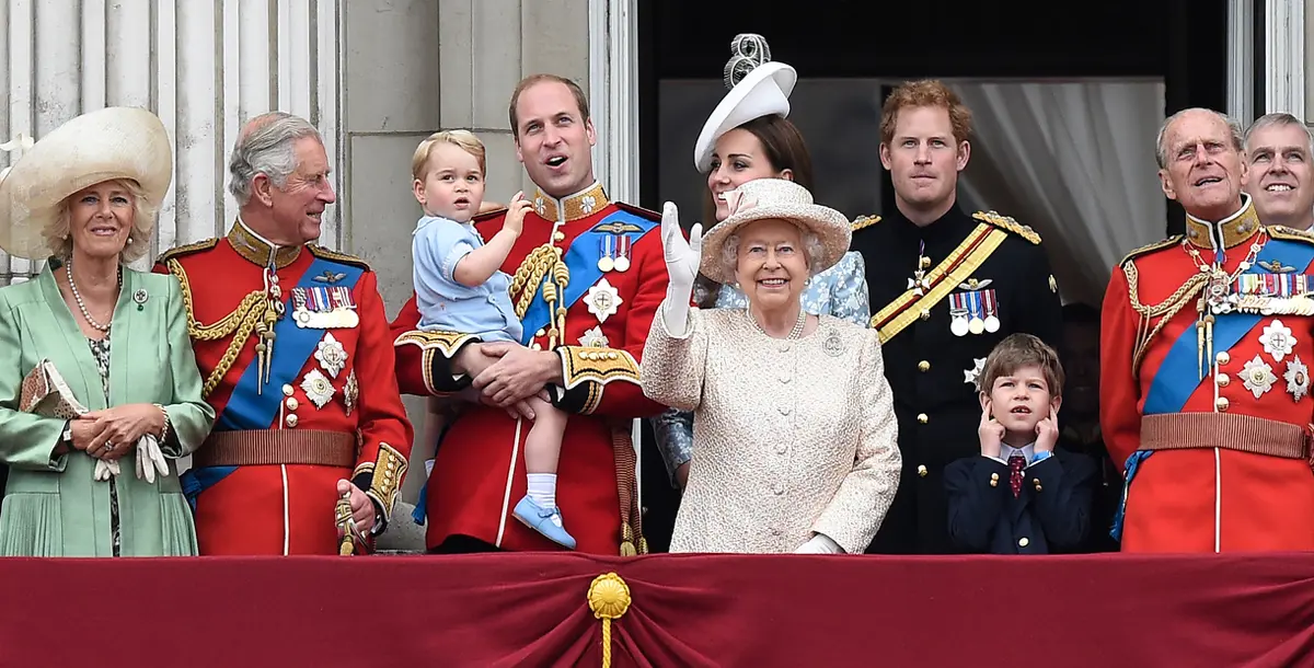 بالصور.. هكذا يُعَبِّر أفراد العائلة الملكية في بريطانيا عن مشاعرهم!