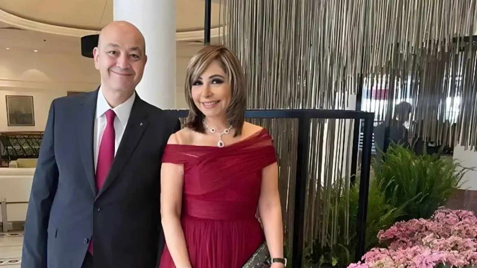 عمرو أديب ولميس الحديدي يتجاهلان الطلاق ويدعمان "الفراعنة"