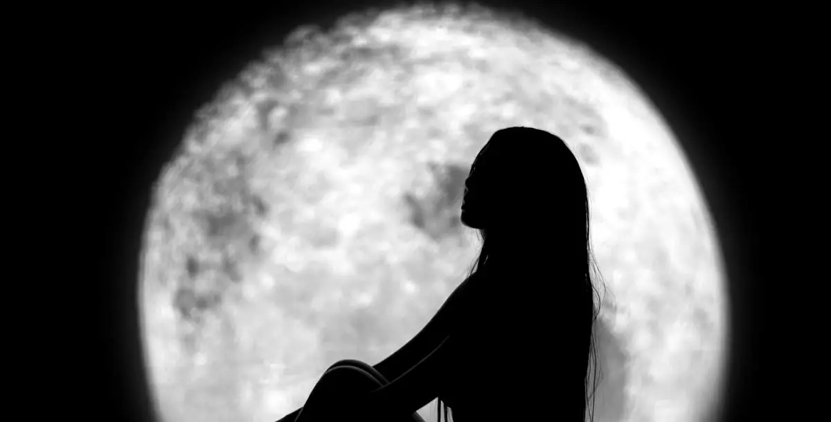 "فوانيس القمر".. إضاءة داخلية فخمة في منزلكِ