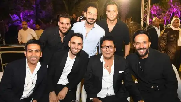 محمد منير يحتفل بزفاف ابنة شقيقته (صور)