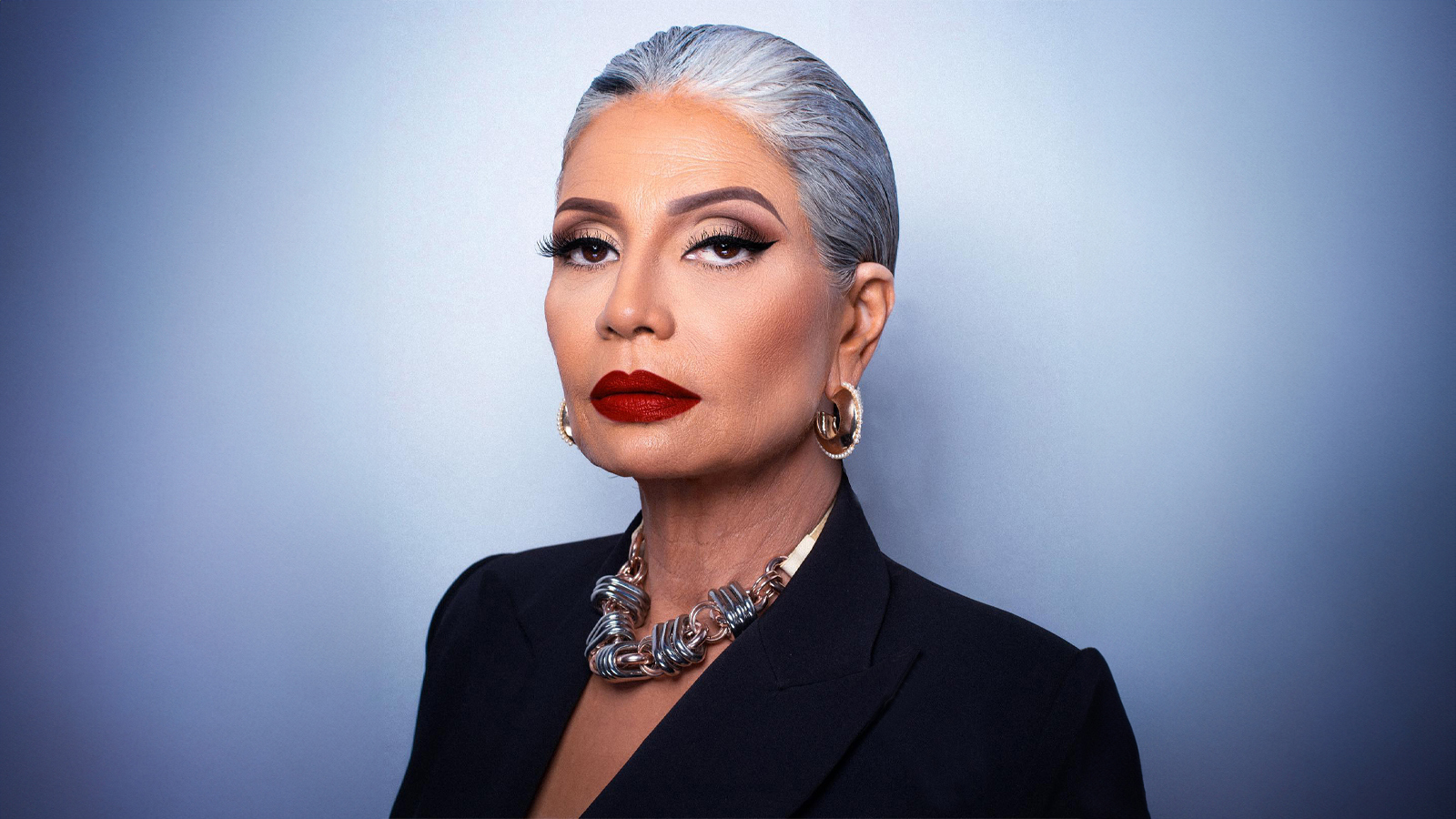 الفنانة سوسن بدر من جلسة تصوير خاصة