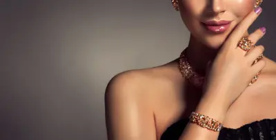 مجموعة مجوهرات أوف وايت لخريف 2019.. منفردة ومرصّعة بالكريستال!