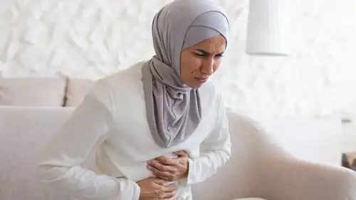 أخطاء غذائية شائعة في العيد تؤذي المعدة