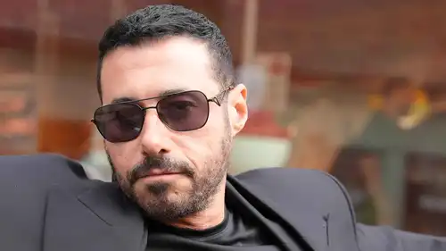أحمد السعدني ينتقد احتفالية منتخب مصر في استاد القاهرة