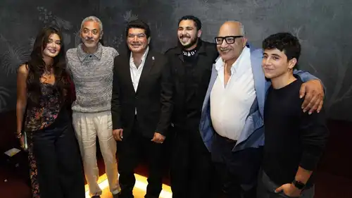 أبطال فيلم "شيش دو" يحتفلون بالعرض الخاص في القاهرة