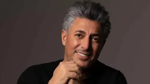 عمر العبداللات يوثق لحظة مميزة مع ملك الأردن وولي العهد