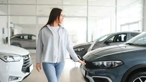 أول خطوة عليكِ القيام بها عند استئجار سيارة