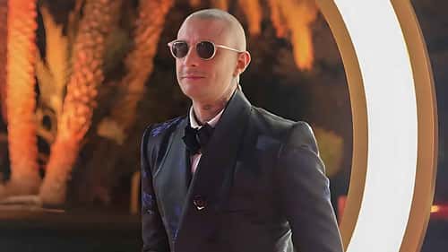 أحمد الفيشاوي يغازل حبيبته الجديدة كاميلا فيونا (صورة)