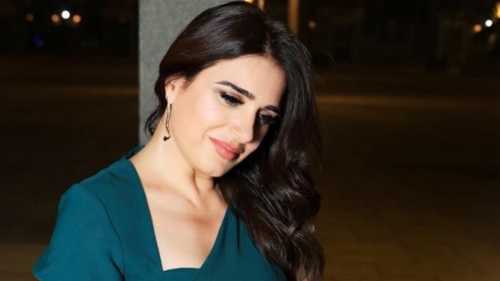 ما سبب انهيار الفنانة ميرنا وليد على الهواء؟