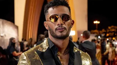 الفنان المصري محمد رمضان يعتذر من الشاب