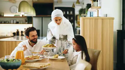 طرق تقسيم المهام المنزلية في رمضان بنجاح