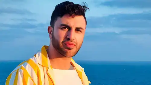 جاد شويري يمازح أحمد سعد وعمرو دياب وتامر حسني